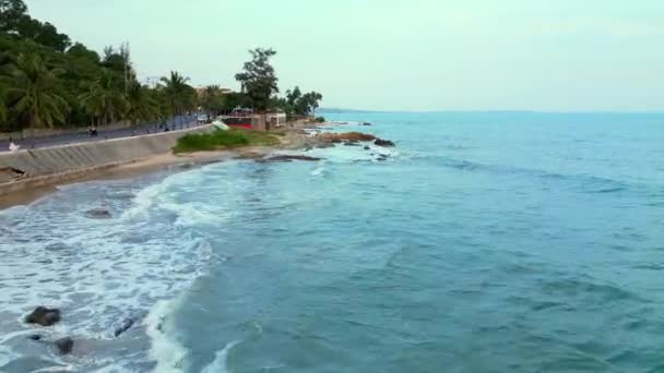 Flyg Över Stranden Utsikt Mui Vietnam Skjuta Från Drönare Havet — Stockvideo