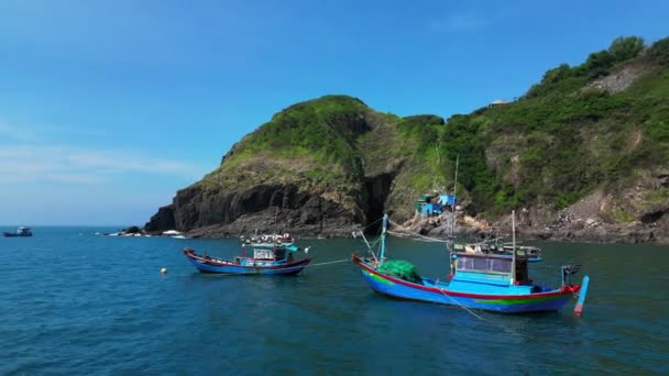 Fiskare Fartyg Vietnam Ankare Förbereder Fisket Mot Bakgrund Ett Vackert — Stockvideo