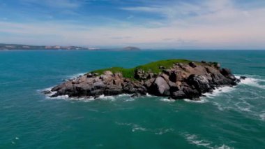 Extreme Wave çarpışan sahil, Büyük Okyanus Güzel Dalga, Tehlikeli kayaların üzerinde dalgaların müthiş gücü