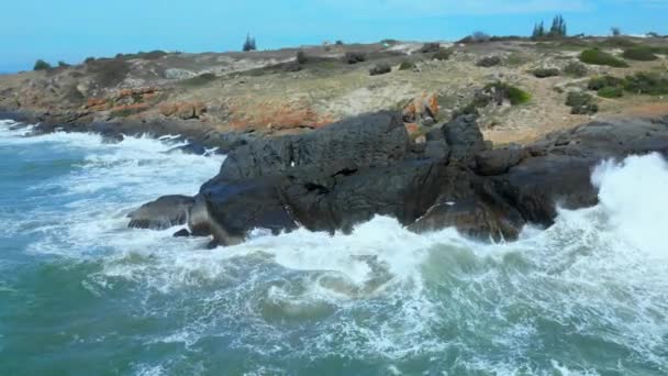 Extreme Wave Σύνθλιψη Ακτή Μεγάλος Ωκεανός Όμορφο Κύμα Awesome Δύναμη — Αρχείο Βίντεο