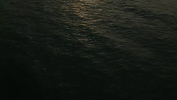 Чудовий Хмарний Пейзаж Над Морем Зірваний Час Заходу Сонця Повітряний — стокове відео