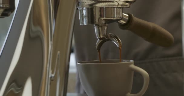 Concepto Beber Café Negro Tostado Por Mañana Verter Flujo Café — Vídeos de Stock
