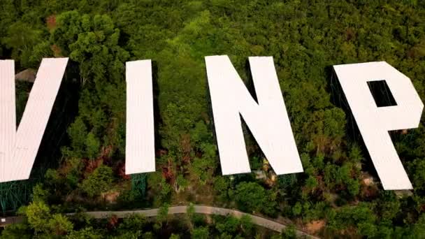 Letecký Pohled Turistický Ostrov Vinpearl Pohled Velká Písmena Pozadí Zelené — Stock video