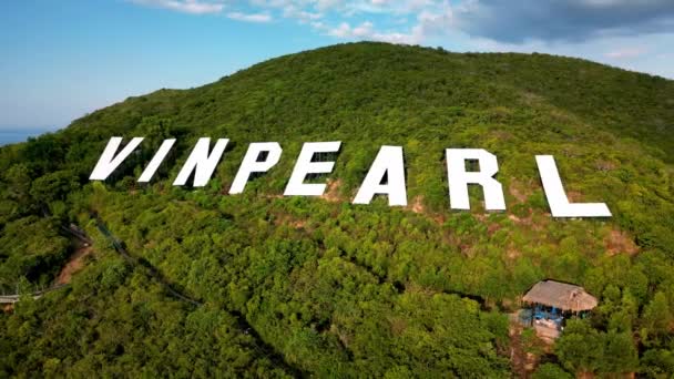 Letecký Pohled Turistický Ostrov Vinpearl Pohled Velká Písmena Pozadí Zelené — Stock video