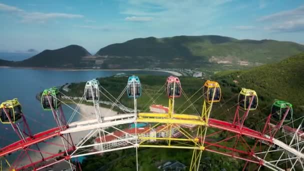 Carrousel Ride Est Amusant Divertissant Dans Parc Attractions Dans Contexte — Video