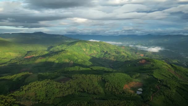 Drone Aérien Hyperlapse Timelapse Belle Vallée Tropicale Entre Les Montagnes — Video