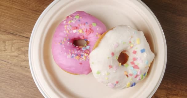 Conceito Padaria Comida Chocolate Rosa Donuts Brancos Visão Superior Macro — Vídeo de Stock