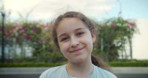 귀여운 행복한 행복한 초상화 재미있는 카메라를 행복한 시절의 4K는 — 비디오