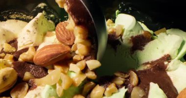 Kaşık dondurma aromalı çikolata, yakın plan Top view yiyecek konsepti..