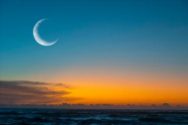 New Moon Rescent Ocean Fotografias De Stock Royalty-Free