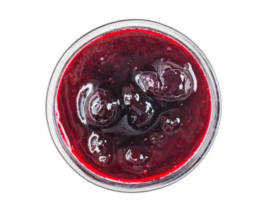 Frenk üzümü reçelli cam kase, beyaza izole edilmiş tatlı sos, üst manzara, kırpma yolu.