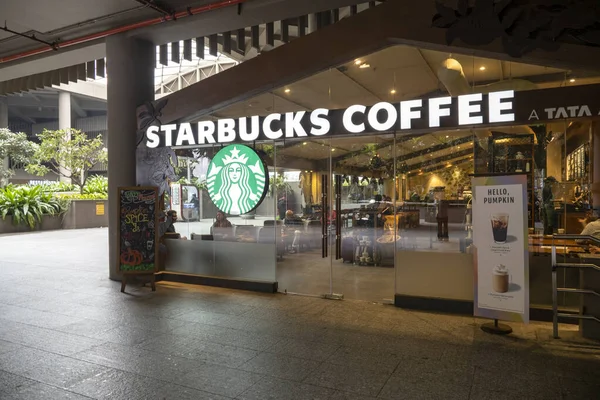 Mumbai Sept Exterior Starbucks Café Com Logotipo Sobre Entrada Visitantes — Fotografia de Stock