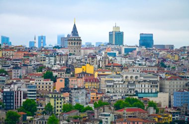 Türkiye 'de Galata kulesi ve kent mimarisi ile İstanbul' un panoramik manzarası