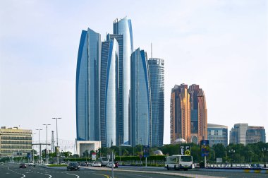 ABU DHABI - 30 Mart 'ta Abu Dabi' deki Etihad Kuleleri kompleksinin panoramik görüntüsü. Birleşik Arap Emirlikleri 2024