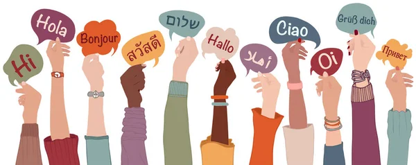 異なる国や大陸からの多民族の人々の腕と手を上げ 多様な国際言語でテキスト Hallo でスピーチバブルを保持します コミュニケーション — ストックベクタ