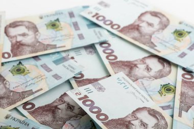 Elektrik kabloları için sakat terminaller, elektrikçiler için aletler. Elektrik terminalleri, beyazın elektrik tesisatı. Kablolar için bağlayıcılar.