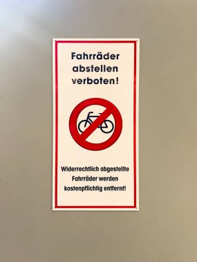 Almanca 'da Bisiklet Otoparkı İşareti Yasaktır, Uyarı, Kırmızı, Beyaz, Bildiri, Bisiklet, Bisiklet, Bisiklet, Kanun, Ceza, Güzel, Trafik, Düzenleme, Kentsel, Almanya, Avrupa