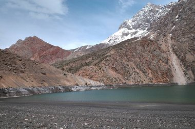 Tacikistan 'daki Özbek sınırı yakınlarındaki Yedi Göl