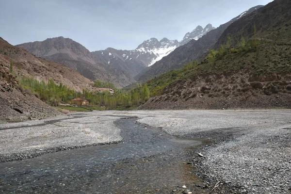 タジキスタンのパミール アライ山脈西部のファンマウンテン システム — ストック写真