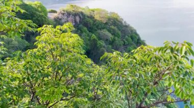 Guatemala 'daki Atitlan Gölü' nden 4K video görüntüsü