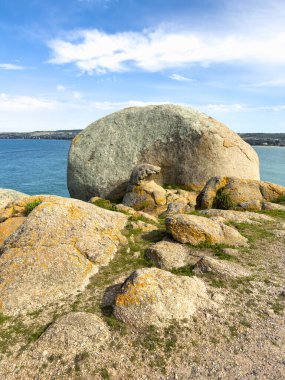 Güney Avustralya 'daki Fleurieu Yarımadası' ndaki Victor Limanı 'ndaki Granit Adası manzarası