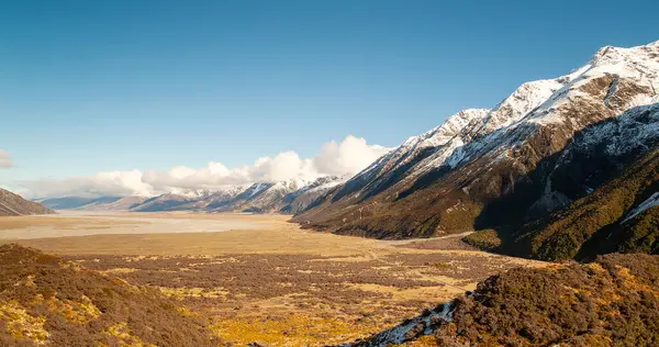 新西兰南岛南阿尔卑斯山和山谷的景观 — 图库照片#