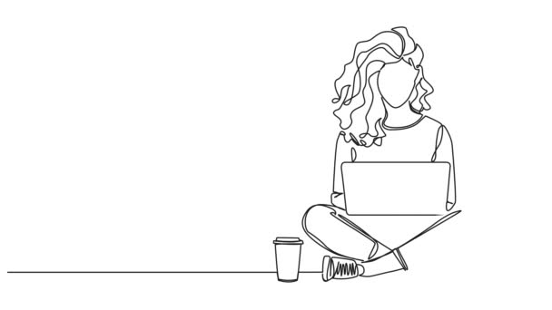그녀의 무릎에 노트북 컴퓨터를 학생의 애니메이션 애니메이션 — 비디오