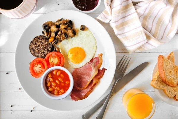 Schottisches Frühstück Mit Haggis Tischszene Von Oben Vor Weißem Holzhintergrund — Stockfoto