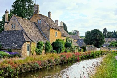 Aşağı Katliam Cotswold Köyü Alacakaranlıkta, Gloucestershire, İngiltere