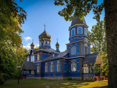 PUCHLY, POLAND - 16 Eylül 2022: Polonya 'nın kuzeydoğusundaki Puchly köyündeki Ortodoks Kilisesi.