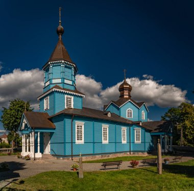 NAREW, POLAND - 5 Eylül 2022: Polonya 'nın kuzeydoğusundaki Narew köyündeki Ortodoks Kilisesi.