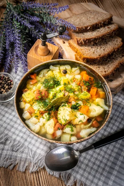 Домашний Итальянский Минестронский Суп Вегетарианский Суп Цветной Капусты Лука Сельдерея — стоковое фото