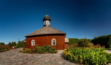 BOHONIKI, POLAND - EYLÜL 07, 2022: Bohoniki 'de 18. yüzyıldan kalma tahta tatar camii.