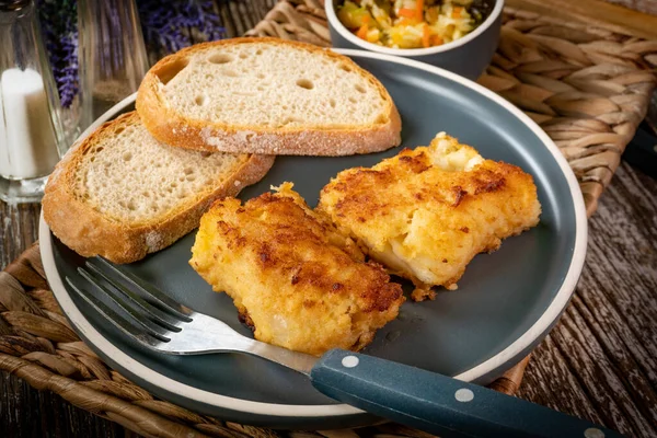 Kızarmış morina filetosu parçaları..