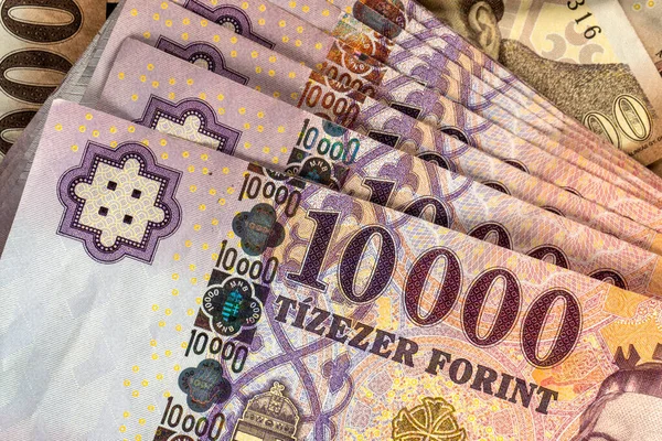 Katowice Poland June 2022 匈牙利国家货币 2000年和10 000福林钞票 图库照片