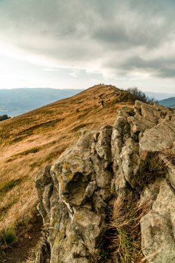 Sonbahar dağ manzarası. Polonina Wetlinska Bieszczady Dağları, Polonya.