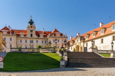 VALTICE, CZECH Cumhuriyet - EYLÜL 07, 2023: Barok Şatosu Valtice, Lednice-Valtice Kültürel Peyzaj.
