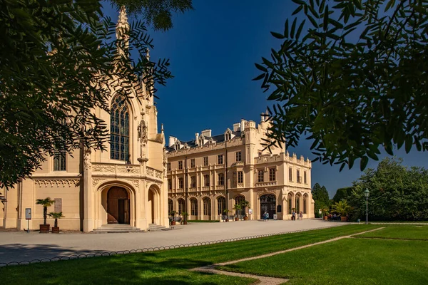 Lednice República Checa Septiembre 2023 Lednice Chateau Con Hermosos Jardines Fotos De Stock Sin Royalties Gratis