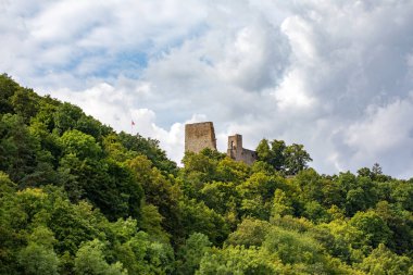 BITOV, GÜNEY MorAVİYA, ÇEK Cumhuriyet - 03 Eylül 2023: Corntejn Şatosu Harabeleri.