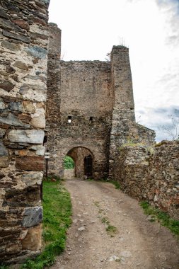 BITOV, GÜNEY MorAVİYA, ÇEK Cumhuriyet - 03 Eylül 2023: Corntejn Şatosu Harabeleri.