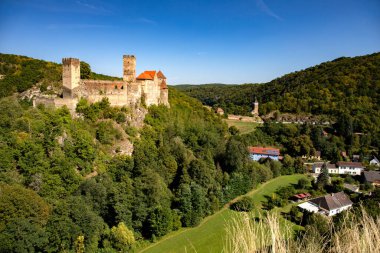 HARDEGG, AUSTRIA - EYLÜL 05, 2023: Thayatal Vadisi 'ndeki Hardegg Kalesi.