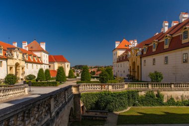 VALTICE, CZECH Cumhuriyet - EYLÜL 07, 2023: Barok Şatosu Valtice, Lednice-Valtice Kültürel Peyzaj.