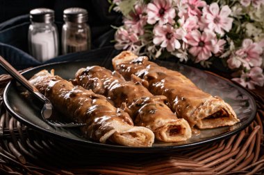 Mantar soslu lahana turşulu gözleme..