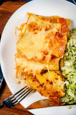 Peynirli krep, Pekin marullu..