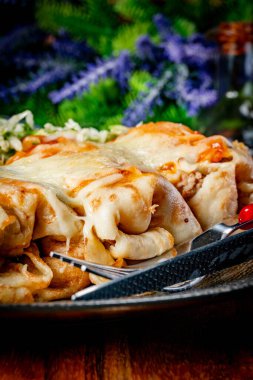 Peynirli krep, Pekin marullu..