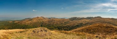 Sonbahar dağ manzarası. Bieszczady Dağları, Polonya.