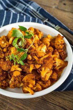 Bitkisel bir Marine fırında karnabahar rozet.