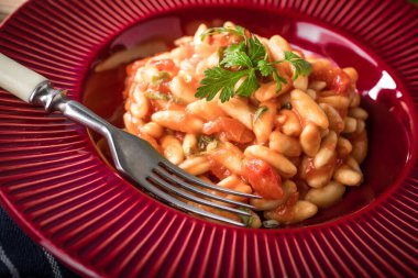 Cavatelli taze domates soslu makarna. İtalyan mutfağı.