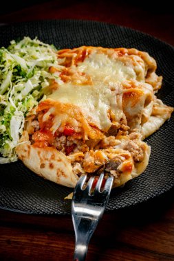 Peynirli krep, Pekin marullu..