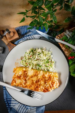 Peynirli krep, Pekin marullu..